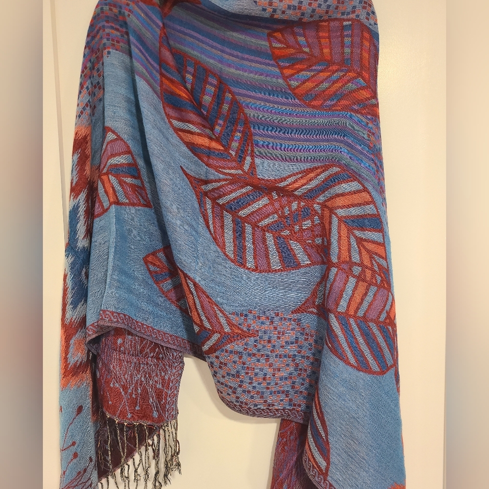 Colorful Leaf Pattern Scarf